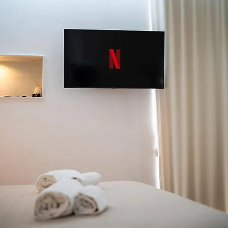 Luxury - 5 Stars - With A Jacuzzi 70's Appartement *