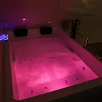 Luxury - 5 Stars - With A Jacuzzi 70's