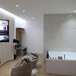 Luxury - 5 Stars - With A Jacuzzi 70's