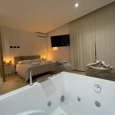 Luxury - 5 Stars - With A Jacuzzi 70's Apartment Trapani
