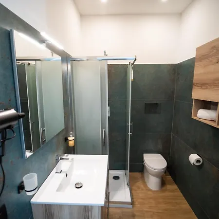 Luxury - 5 Stars - With A Jacuzzi 70's Apartment